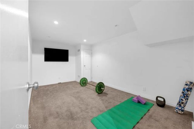 6540 Hayvenhurst Avenue 35, Lake Balboa, CA 91406