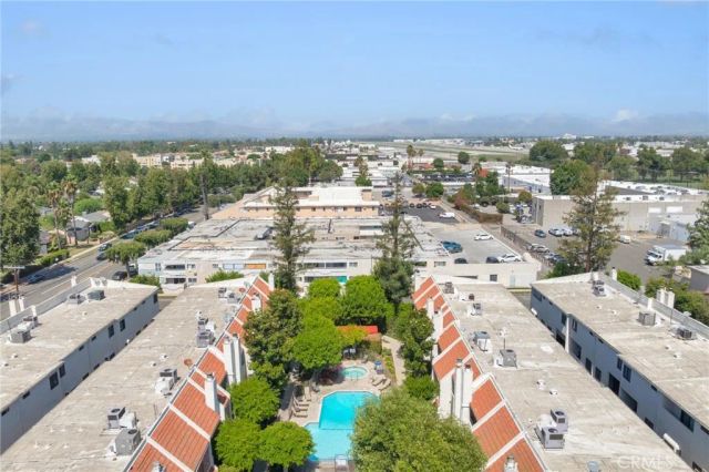 6540 Hayvenhurst Avenue 35, Lake Balboa, CA 91406