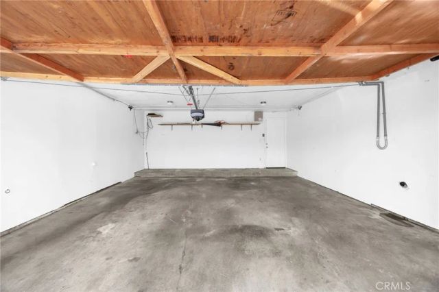 6540 Hayvenhurst Avenue 35, Lake Balboa, CA 91406