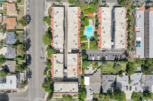 6540 Hayvenhurst Avenue 35, Lake Balboa, CA 91406