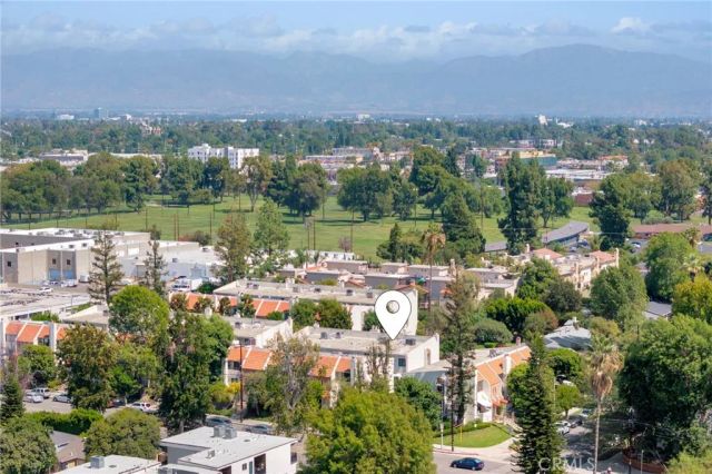 6540 Hayvenhurst Avenue 35, Lake Balboa, CA 91406