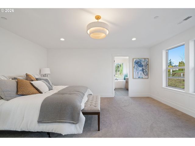 2308 E Dalmatian Dr, La Center, WA 98629