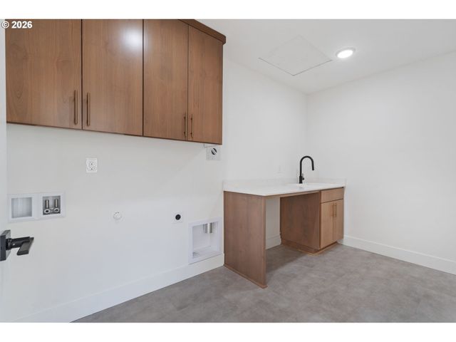 2308 E Dalmatian Dr, La Center, WA 98629