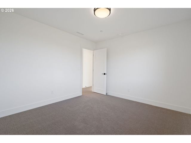 2308 E Dalmatian Dr, La Center, WA 98629