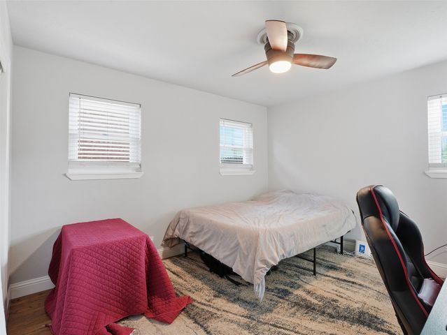 825 Lee Drive, Bedford, TX 76022