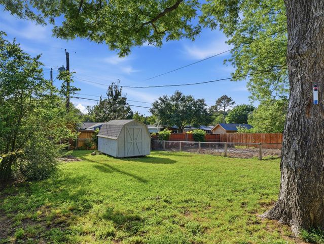 825 Lee Drive, Bedford, TX 76022