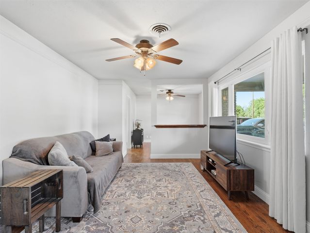 825 Lee Drive, Bedford, TX 76022