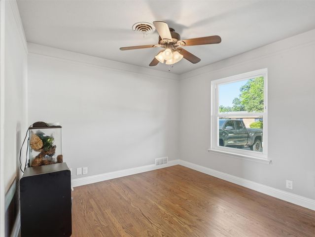 825 Lee Drive, Bedford, TX 76022