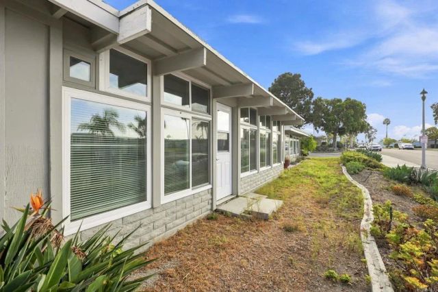 3760 Vista Campana South 49, Oceanside, CA 92057