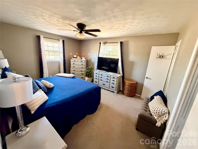 3933 Old Brittain Road, Hickory, NC 28602