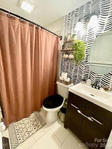 3933 Old Brittain Road, Hickory, NC 28602