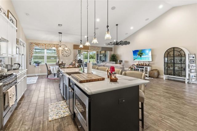 4901 MANOR HOUSE LANE, St Cloud, FL 34772