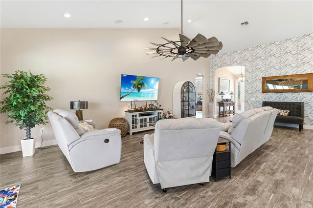 4901 MANOR HOUSE LANE, St Cloud, FL 34772