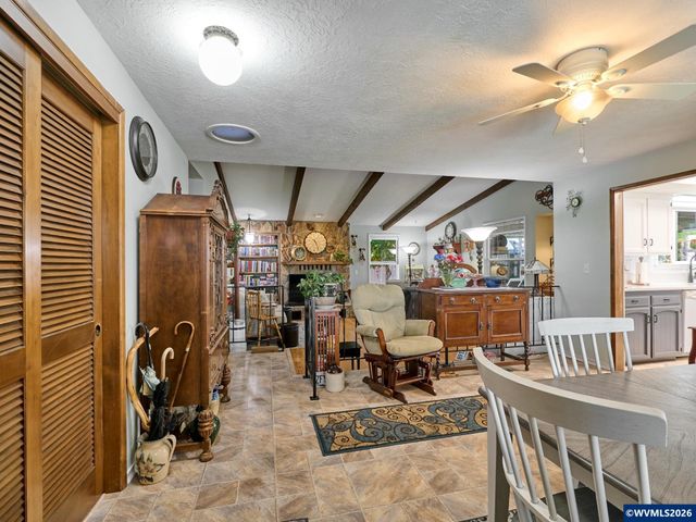 2093 Astor Wy, Woodburn, OR 97071