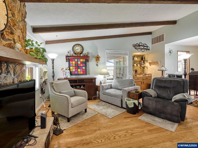 2093 Astor Wy, Woodburn, OR 97071