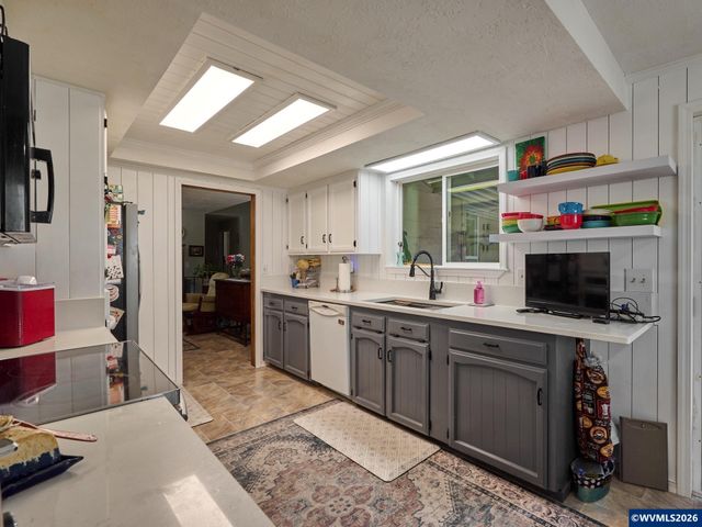 2093 Astor Wy, Woodburn, OR 97071