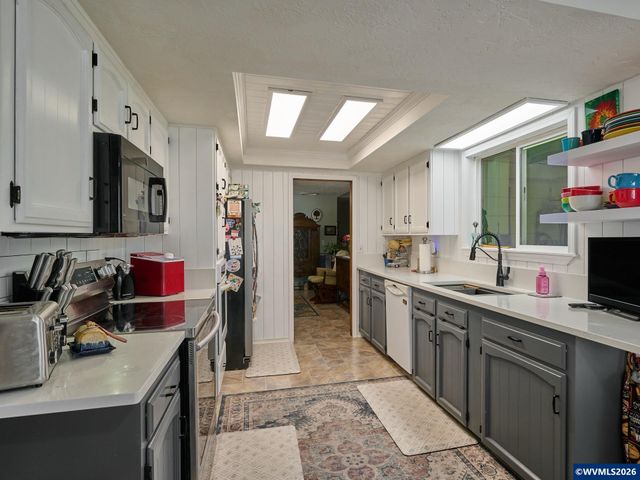 2093 Astor Wy, Woodburn, OR 97071