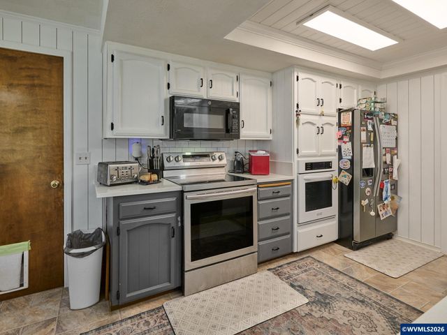 2093 Astor Wy, Woodburn, OR 97071