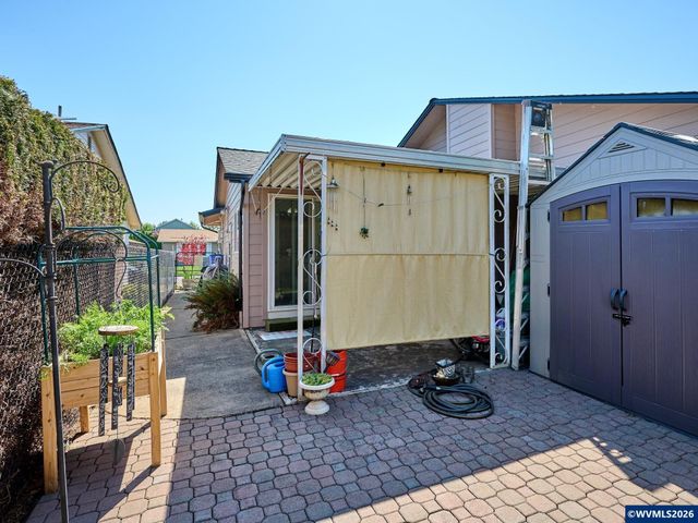 2093 Astor Wy, Woodburn, OR 97071