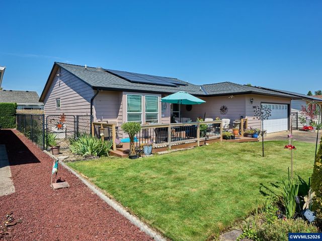 2093 Astor Wy, Woodburn, OR 97071