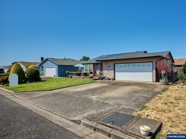 2093 Astor Wy, Woodburn, OR 97071