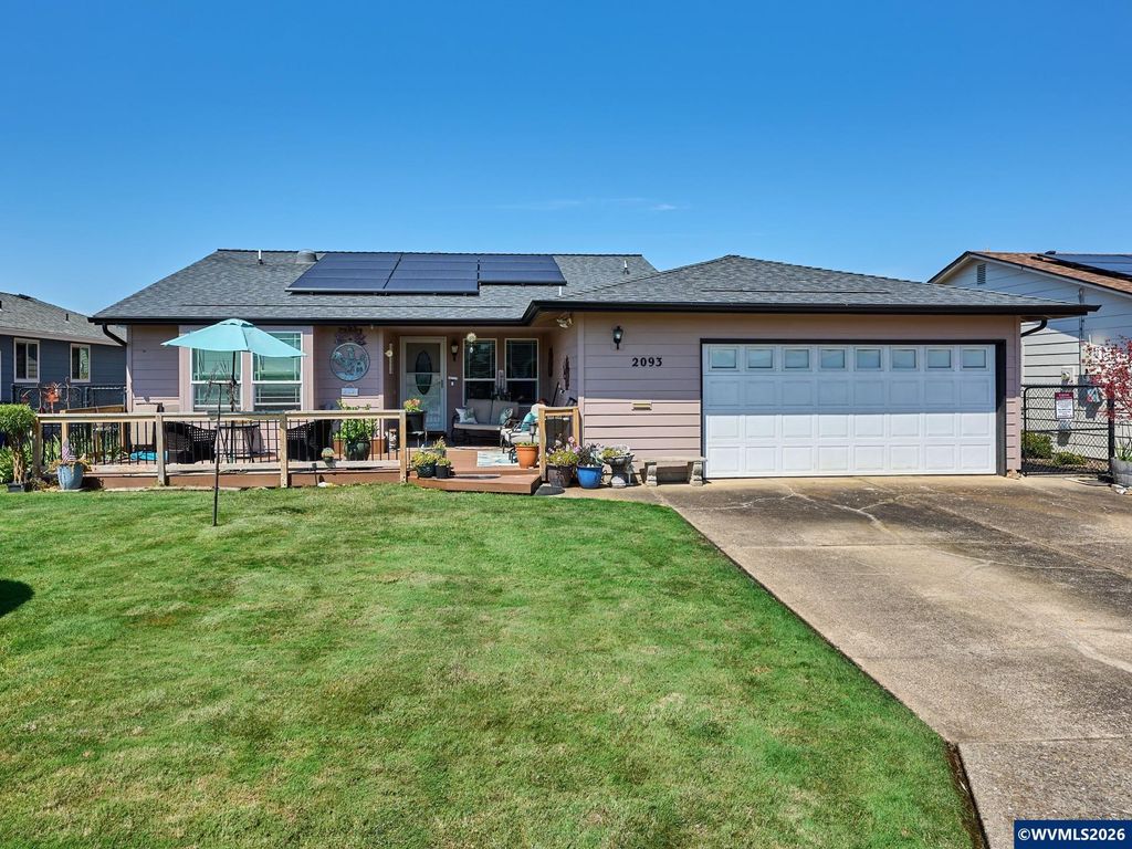 2093 Astor Wy, Woodburn, OR 97071