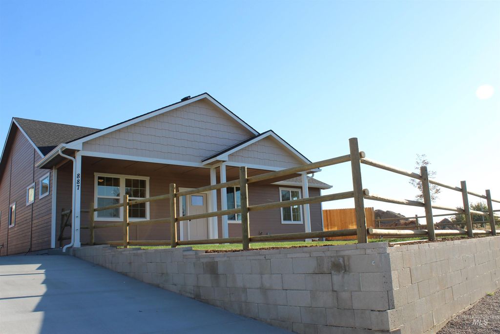 887 S. Iowa Ave., Payette, ID 83661 photo 4