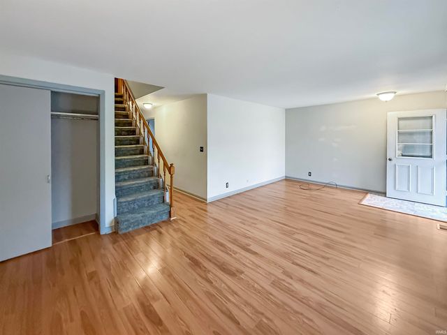 213 215 Lorshelna Drive, Evansville, IN 47711