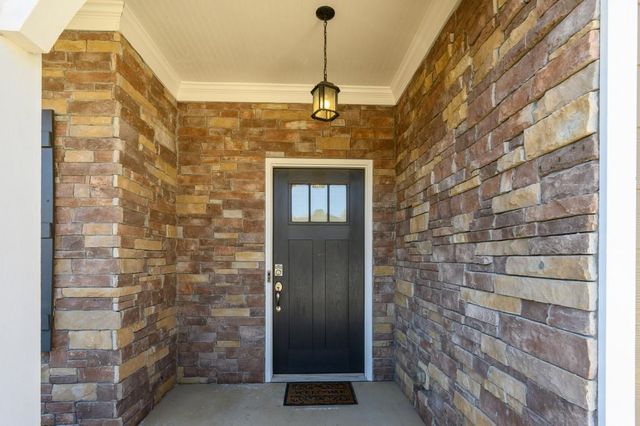 2111 Slick Stone Drive, Snellville, GA 30078