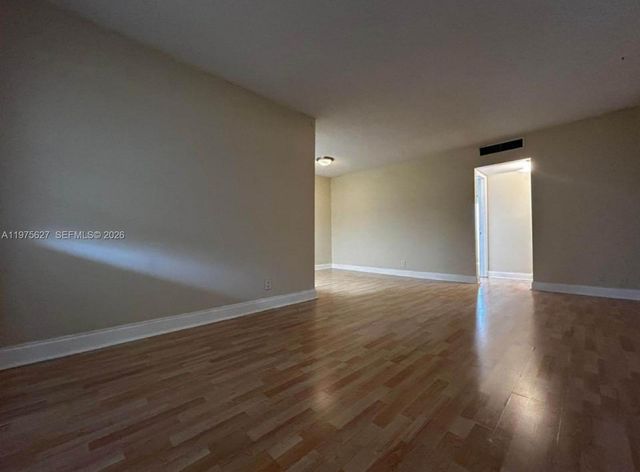 1100 NE 1st Ct 312, Hallandale Beach, FL 33009