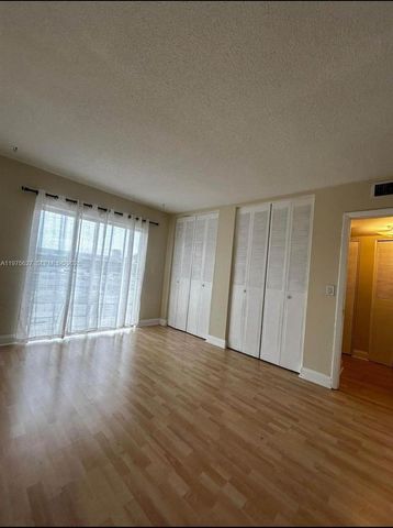 1100 NE 1st Ct 312, Hallandale Beach, FL 33009