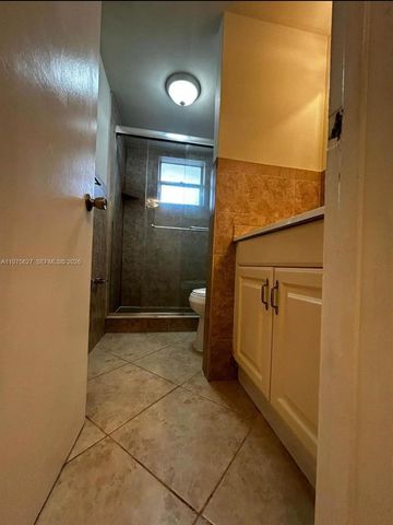 1100 NE 1st Ct 312, Hallandale Beach, FL 33009