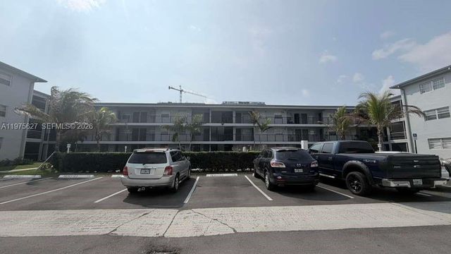1100 NE 1st Ct 312, Hallandale Beach, FL 33009