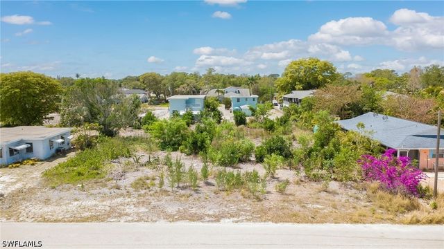 4211 Mariner LN, Bonita Springs, FL 34134