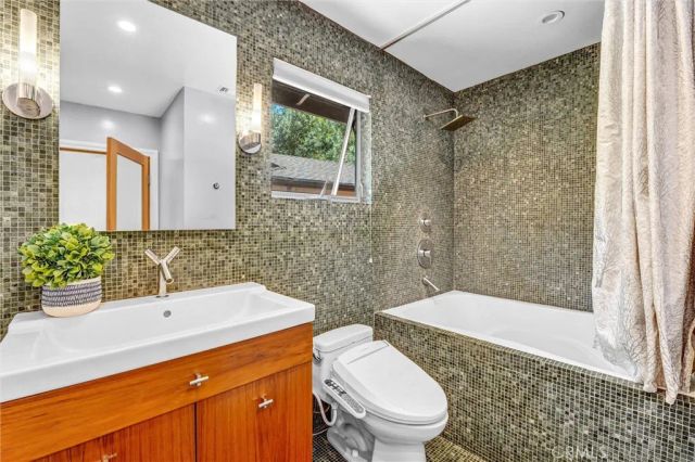 4723 Dunas Lane, Tarzana, CA 91356