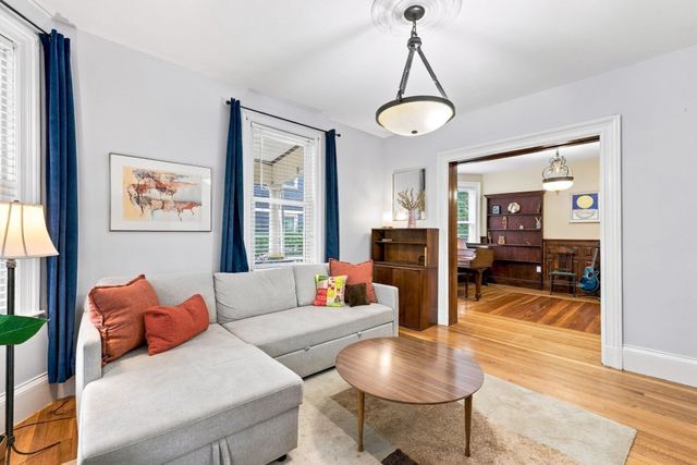22 Hewlett St 1, Boston, MA 02131