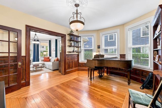 22 Hewlett St 1, Boston, MA 02131