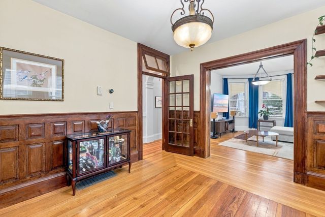 22 Hewlett St 1, Boston, MA 02131
