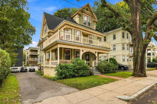 22 Hewlett St 1, Boston, MA 02131
