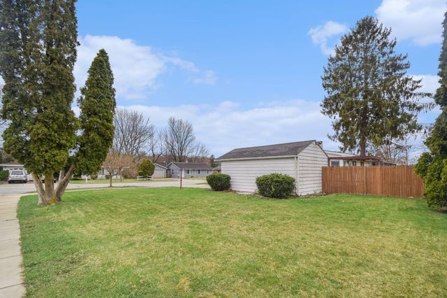 3105 Oakdale Avenue, La Porte, IN 46350