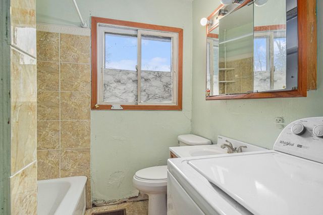 3105 Oakdale Avenue, La Porte, IN 46350