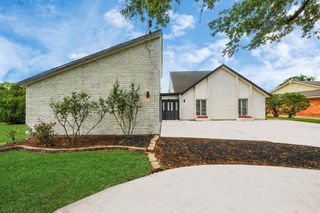 722 Merrick Drive, Sugar Land, TX 77478