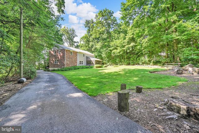 1392 RESERVOIR RD, Honey Brook, PA 19344