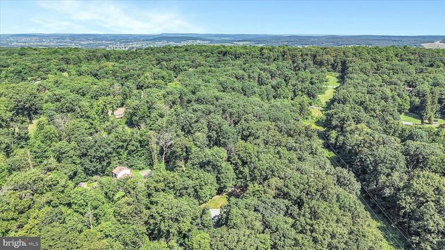 1392 RESERVOIR RD, Honey Brook, PA 19344