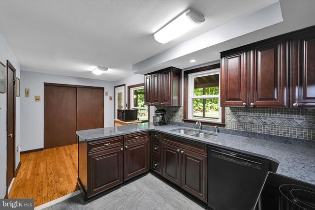 1392 RESERVOIR RD, Honey Brook, PA 19344