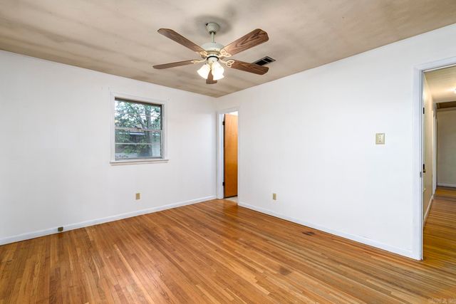 6 Dunfrettin Place, Sherwood, AR 72120