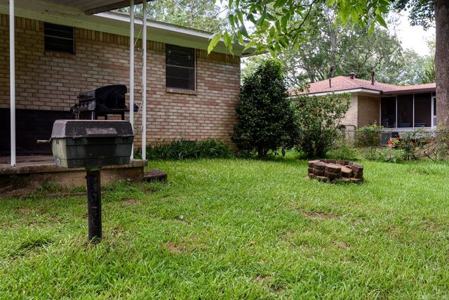 6 Dunfrettin Place, Sherwood, AR 72120