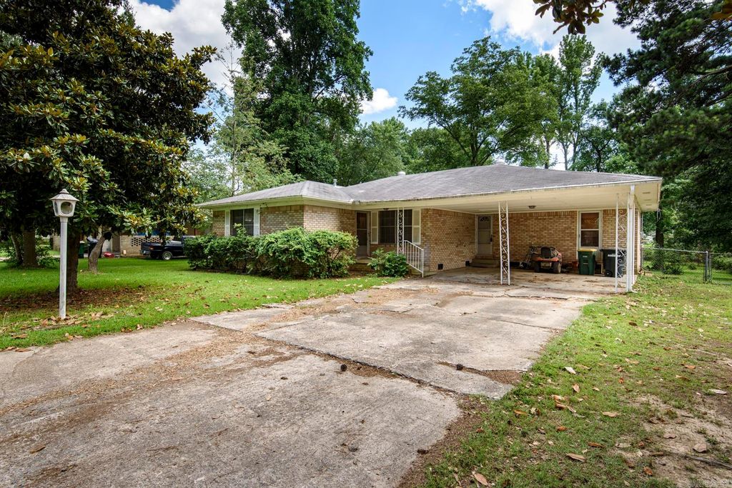 6 Dunfrettin Place, Sherwood, AR 72120