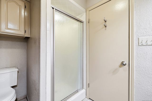 421 Watts Ln Unit B5, Canyon Lake, TX 78133