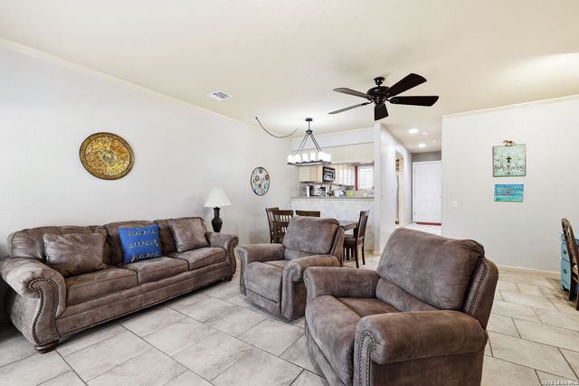 421 Watts Ln Unit B5, Canyon Lake, TX 78133